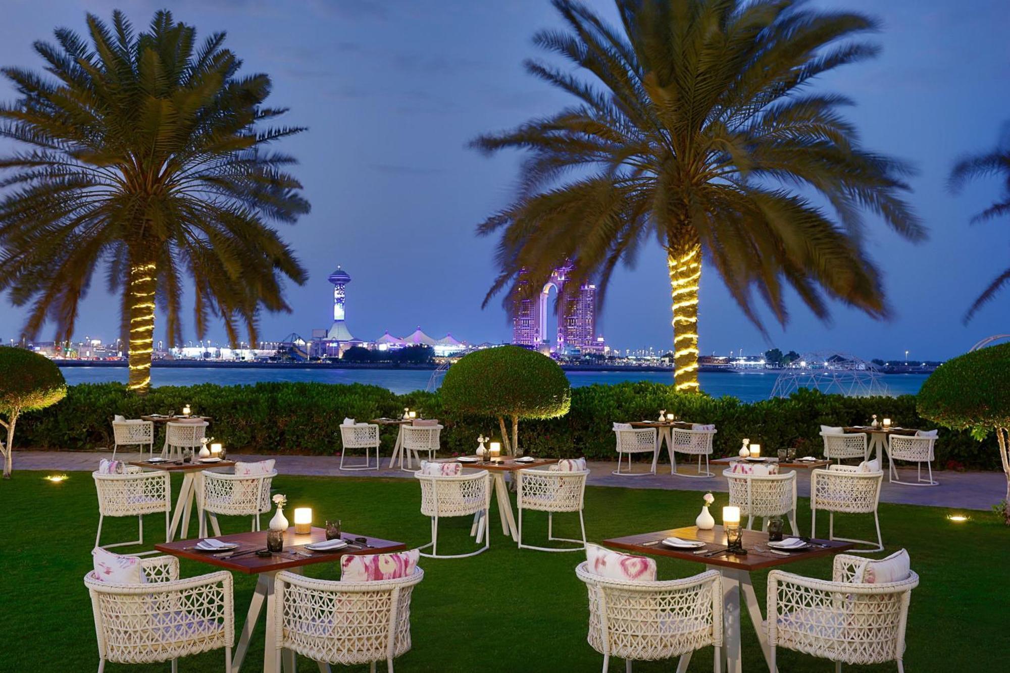 Hotel The St. Regis Abu Dhabi Esterno foto The Beach at Jumeirah