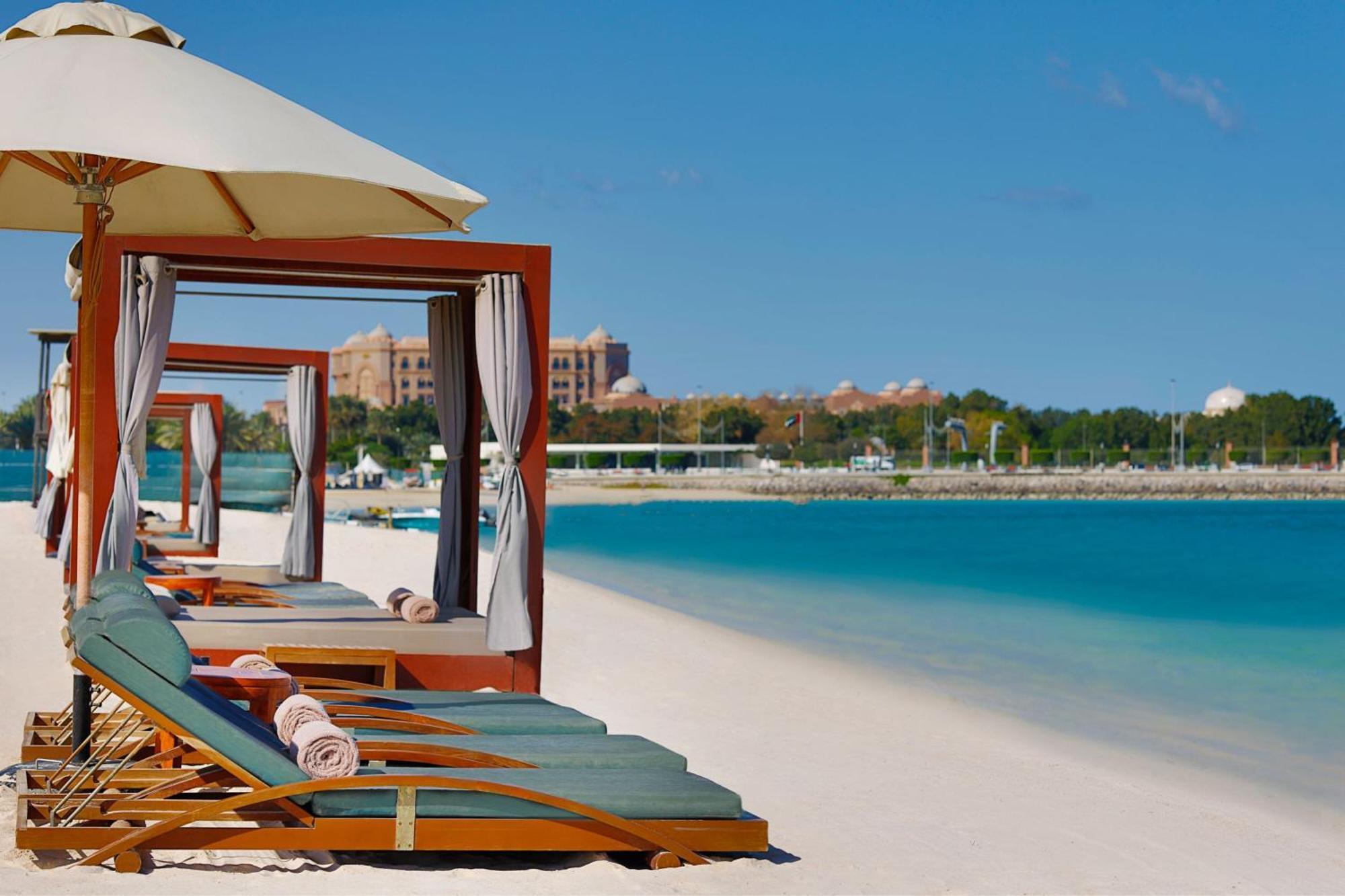 Hotel The St. Regis Abu Dhabi Esterno foto Beach at Jumeirah Beach Hotel