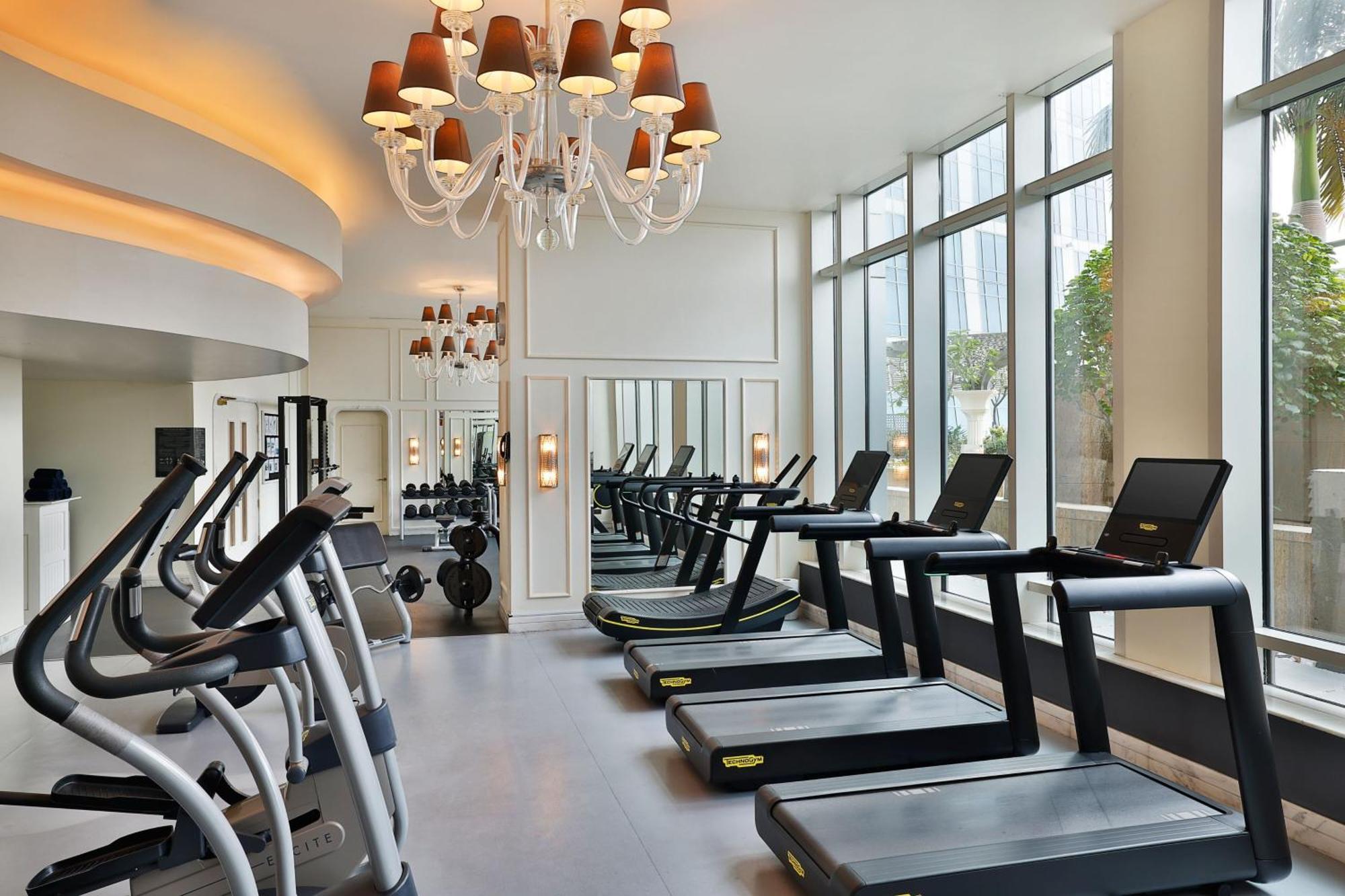 Hotel The St. Regis Abu Dhabi Esterno foto The gym at The Hari