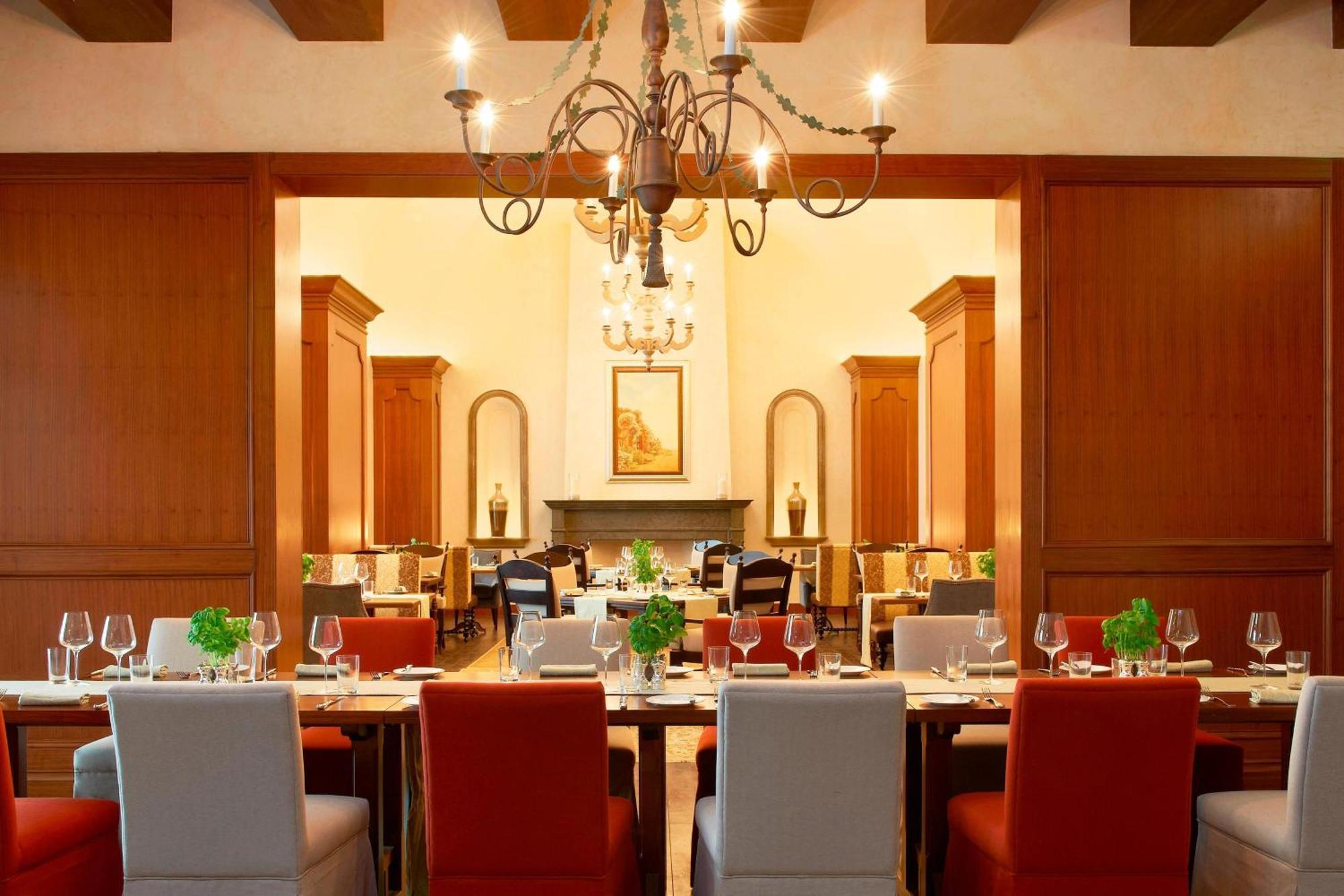 Hotel The St. Regis Abu Dhabi Esterno foto Restaurant