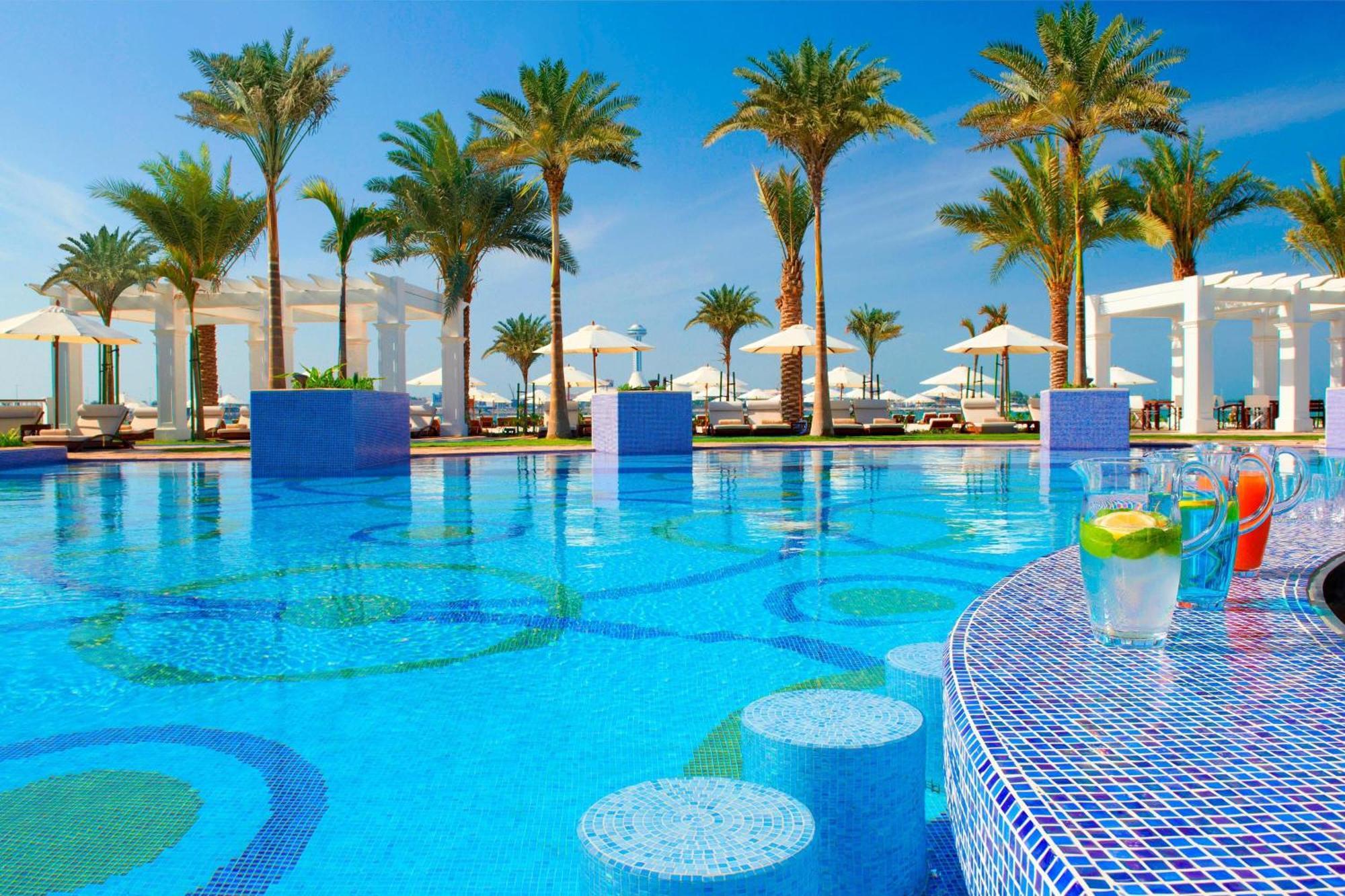 Hotel The St. Regis Abu Dhabi Esterno foto The pool at the Westin The Palm