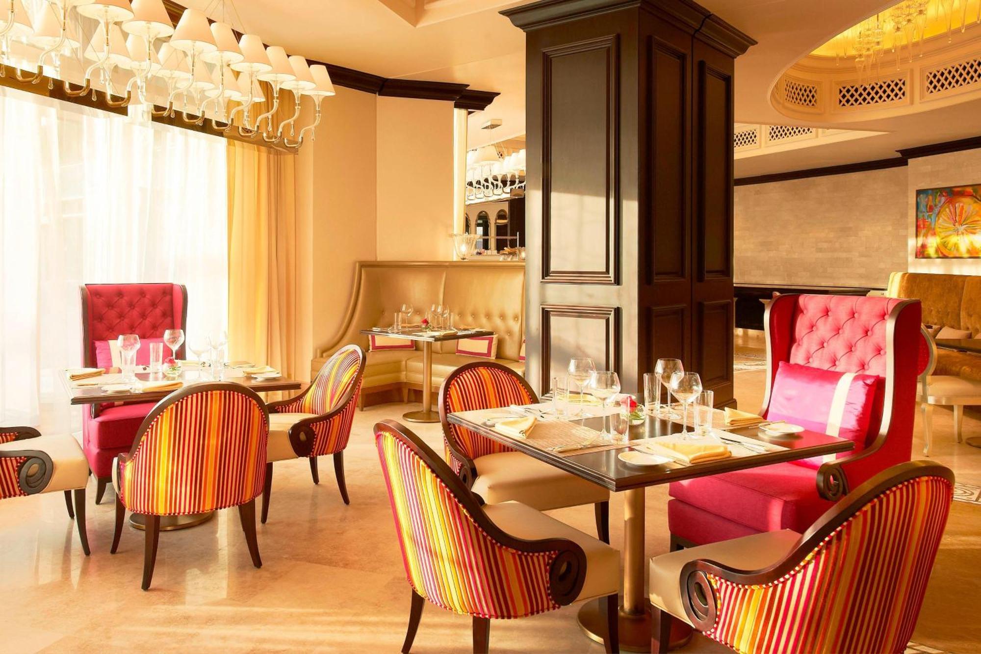 Hotel The St. Regis Abu Dhabi Esterno foto The restaurant