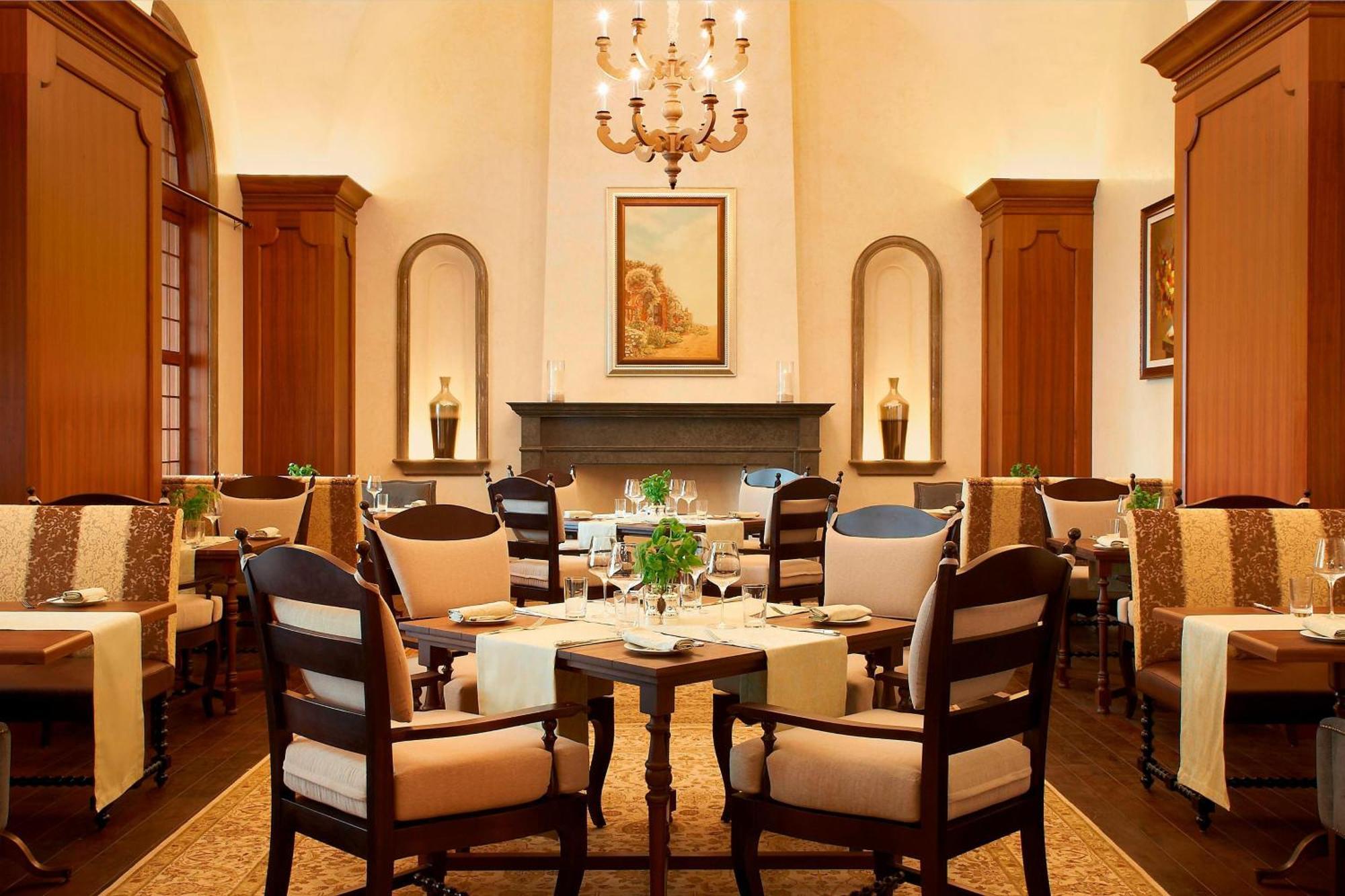 Hotel The St. Regis Abu Dhabi Esterno foto The restaurant at the Taj Mahal Palace