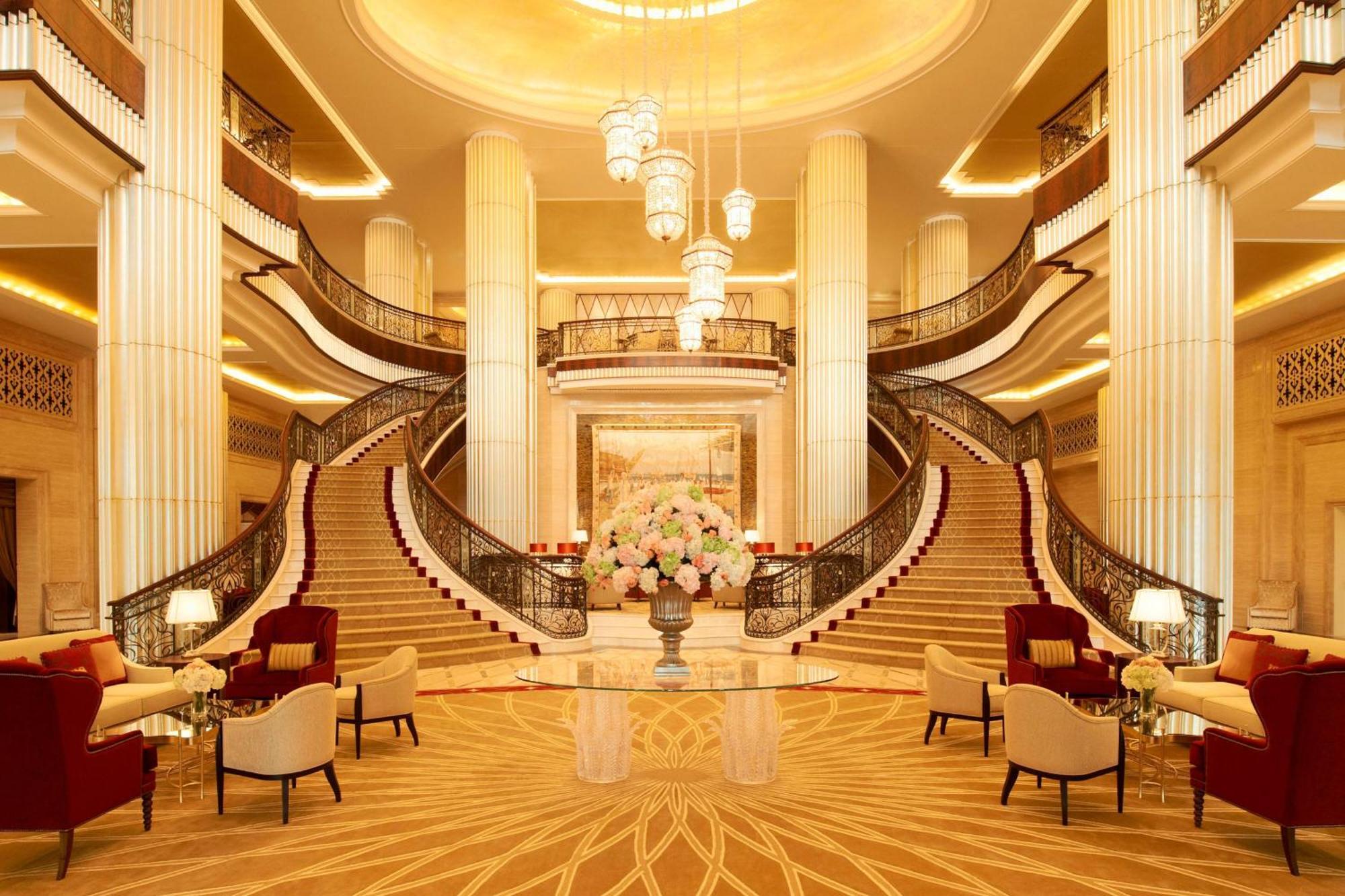 Hotel The St. Regis Abu Dhabi Esterno foto The lobby of the hotel