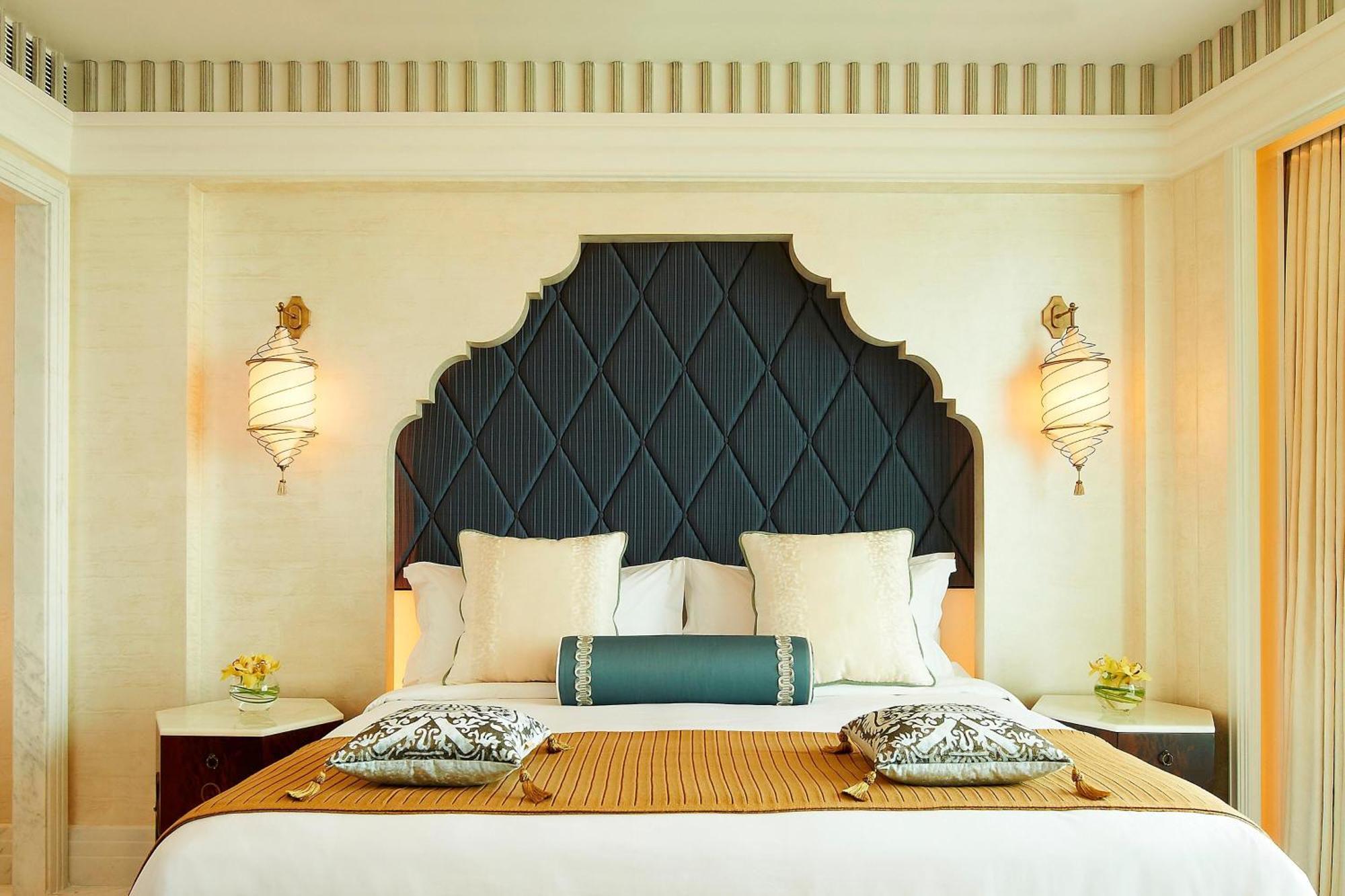 Hotel The St. Regis Abu Dhabi Esterno foto A bedroom at the hotel